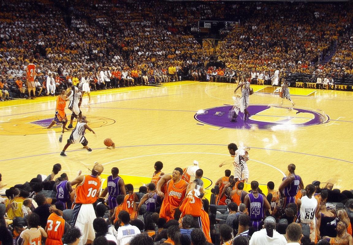 2002年湖人魔术巅峰对决：篮球史诗回顾(图1)