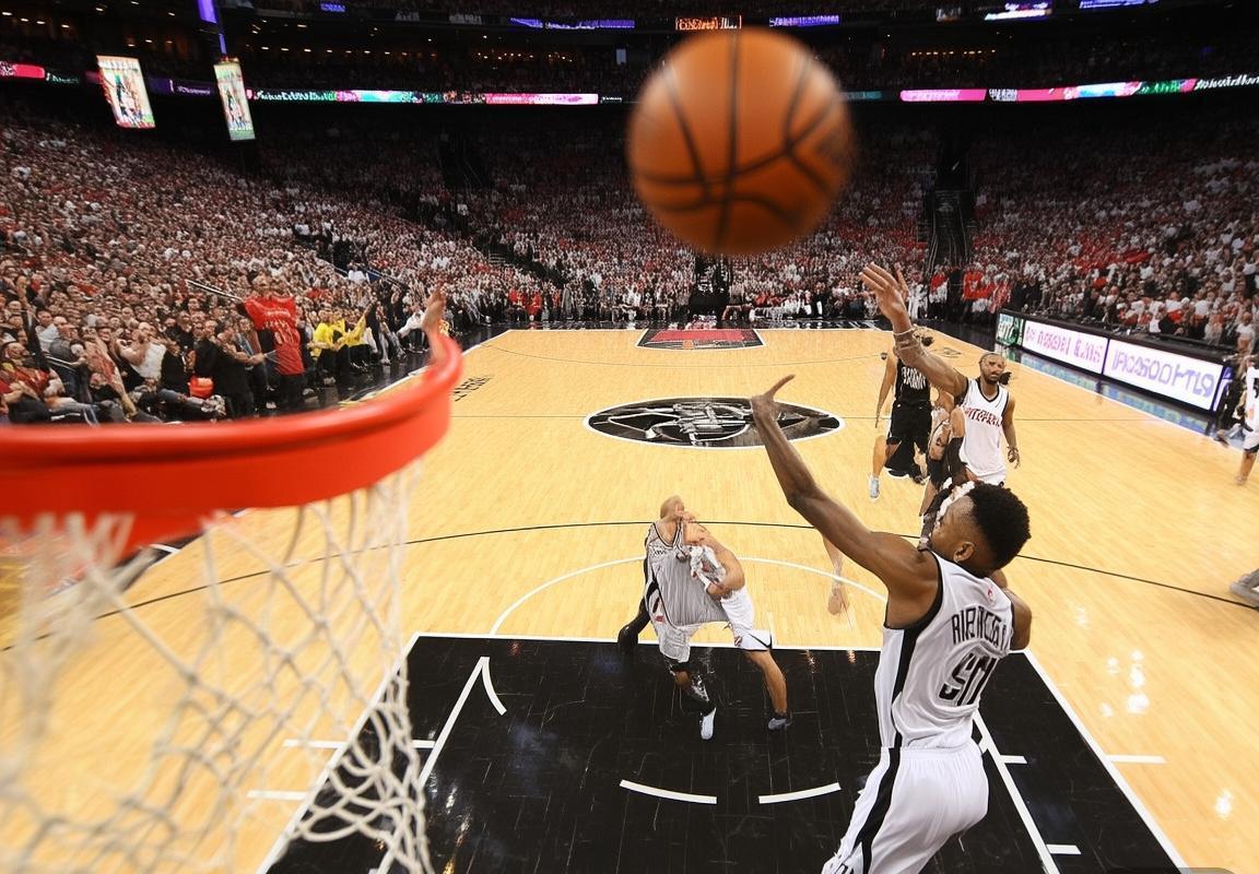 火箭VS马刺：巅峰对决背后的成长与未来(图1)